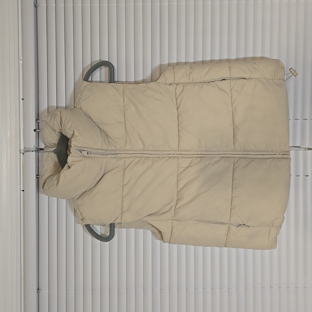 Chic GAP Cream Quilted Puffer Vest – Water-Repellent, Size XXS (New-ish)